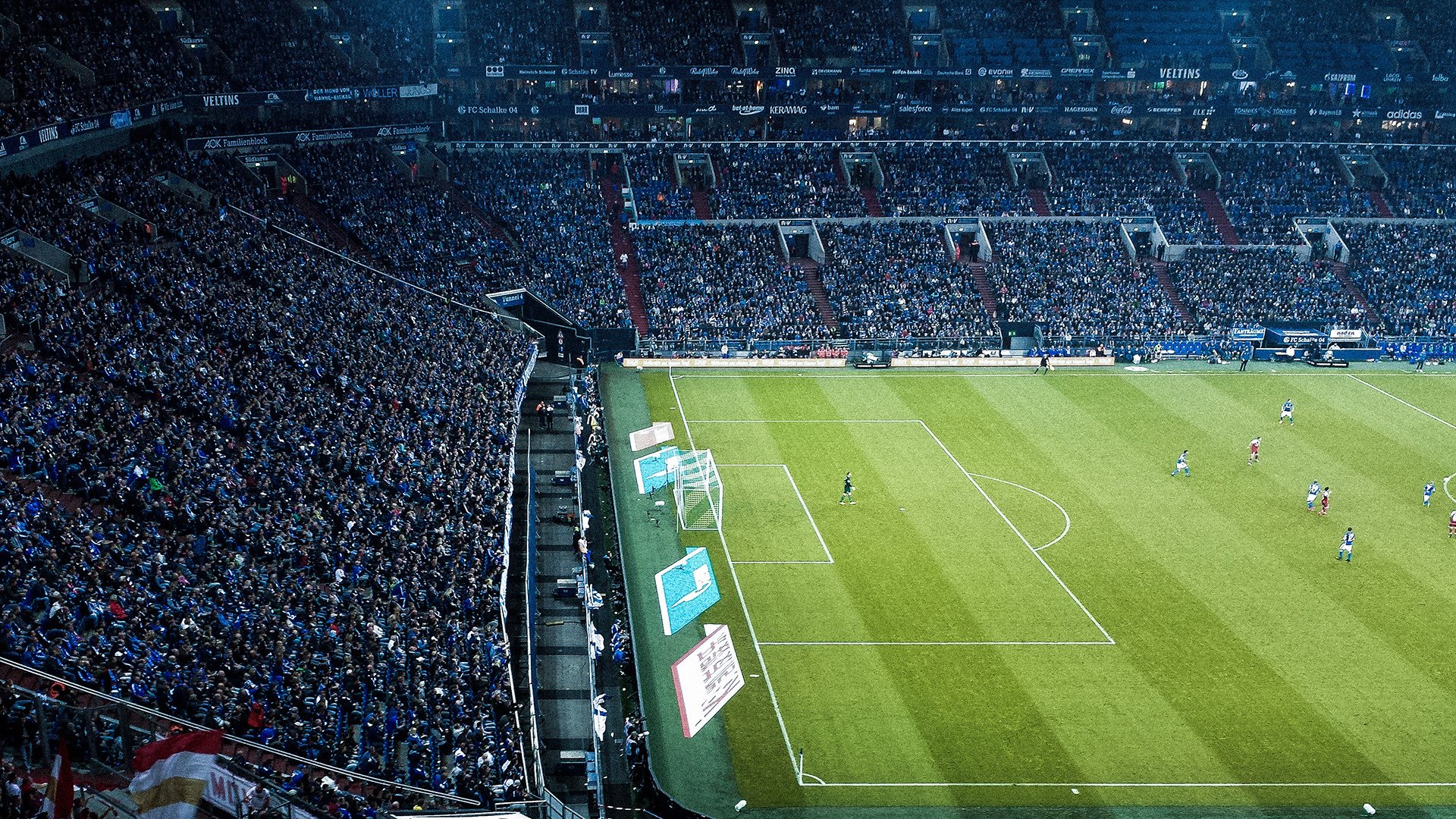 球技爆炸：超级球星的绝技绝杀瞬间，足球球星绝技